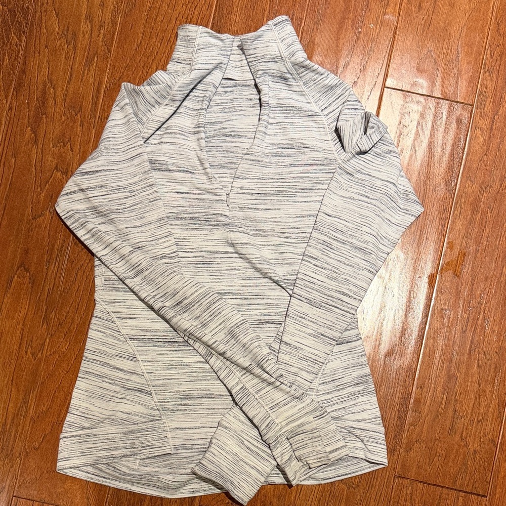 lululemon athletica Heathered Light Gray/White Long Sleeve Pullover